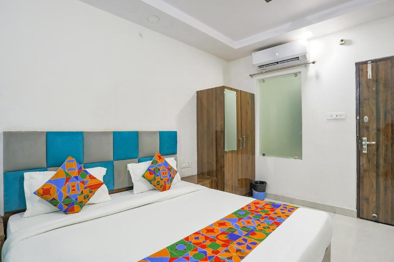 Fabhotel Sm Palace Chinhat Esterno foto