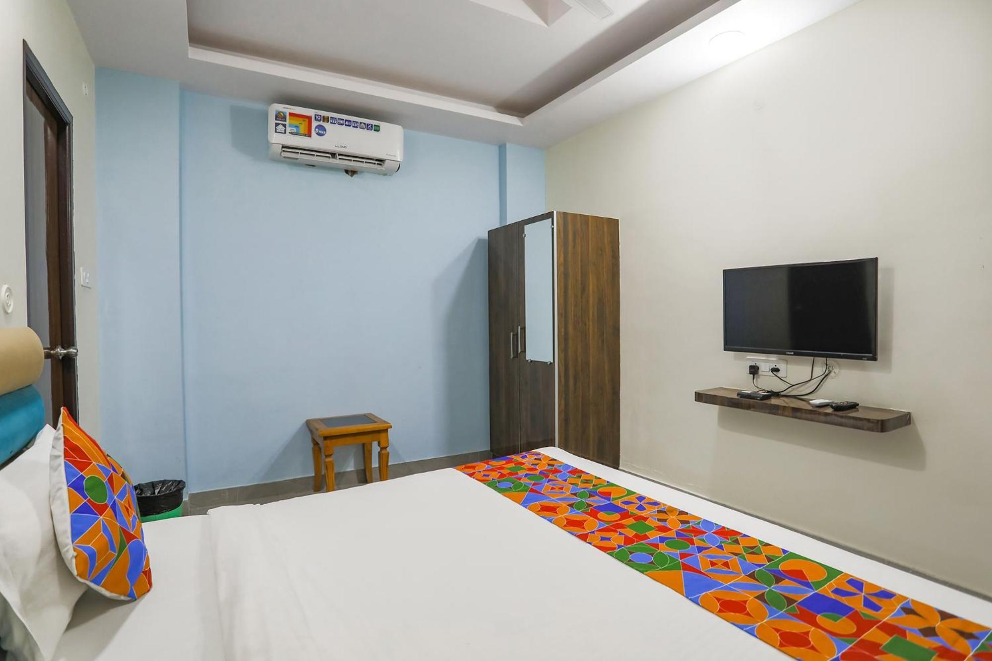 Fabhotel Sm Palace Chinhat Esterno foto