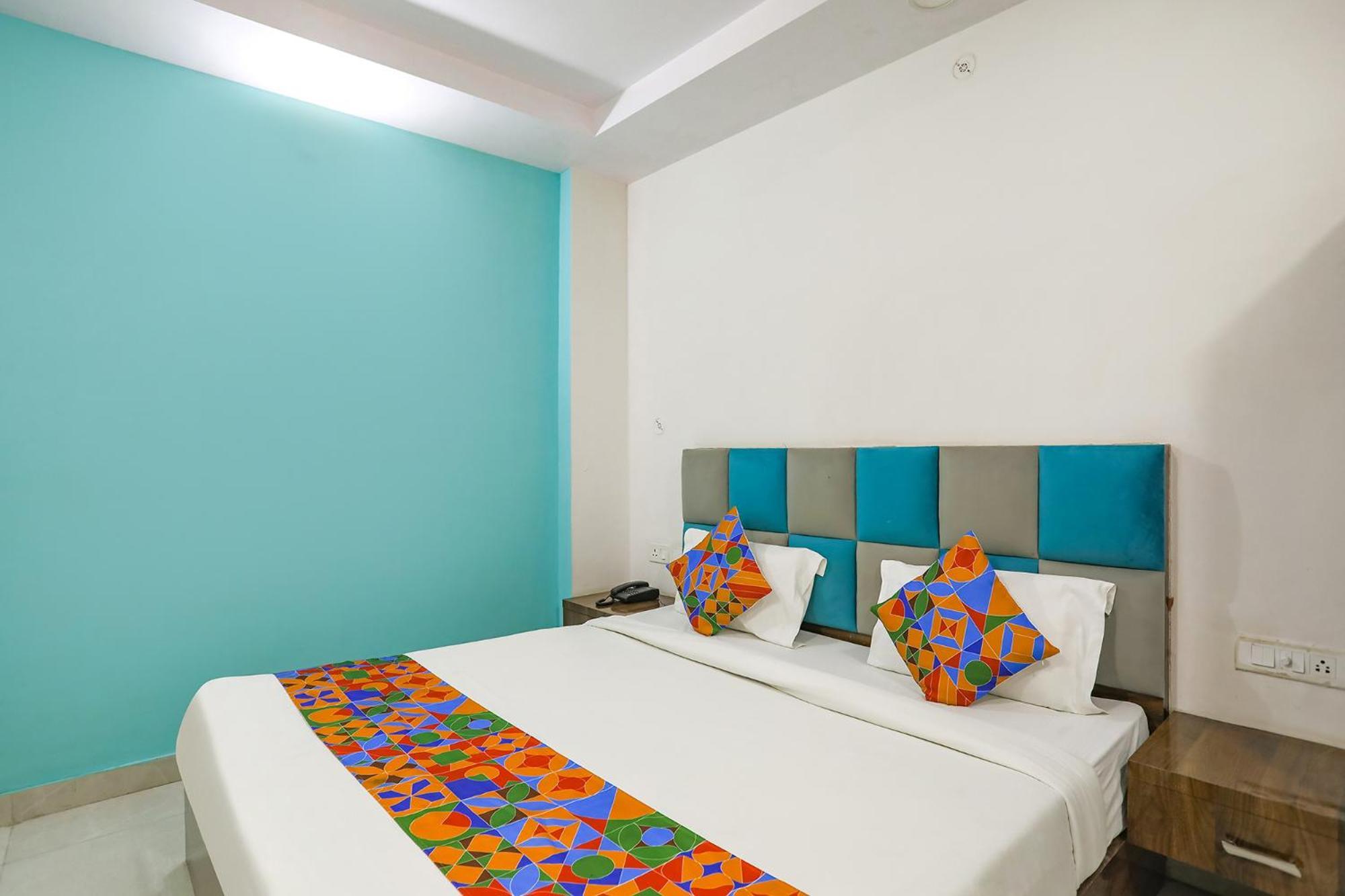 Fabhotel Sm Palace Chinhat Esterno foto