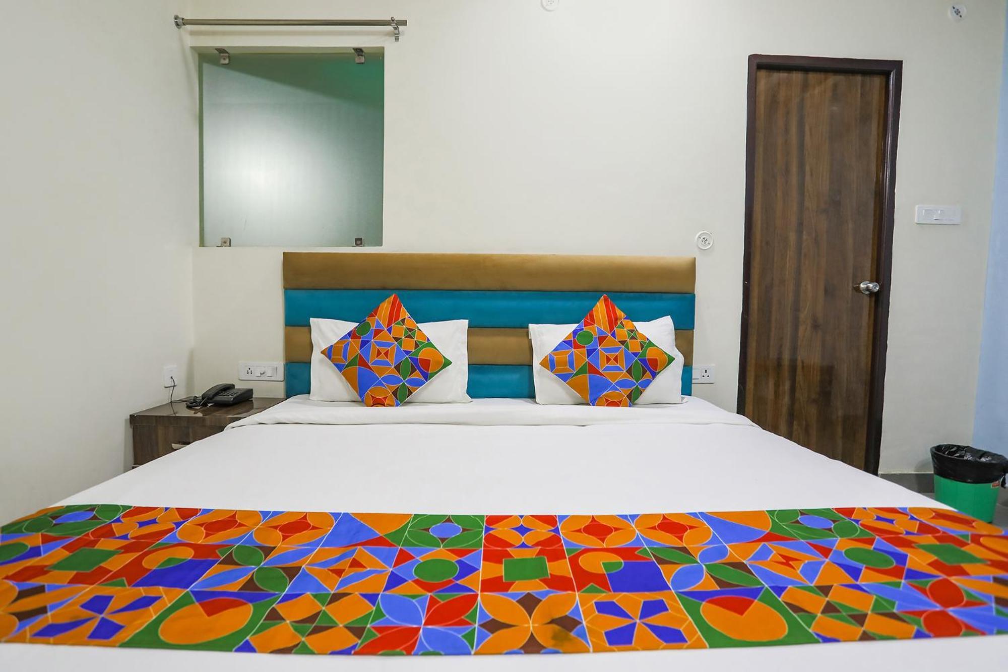 Fabhotel Sm Palace Chinhat Esterno foto