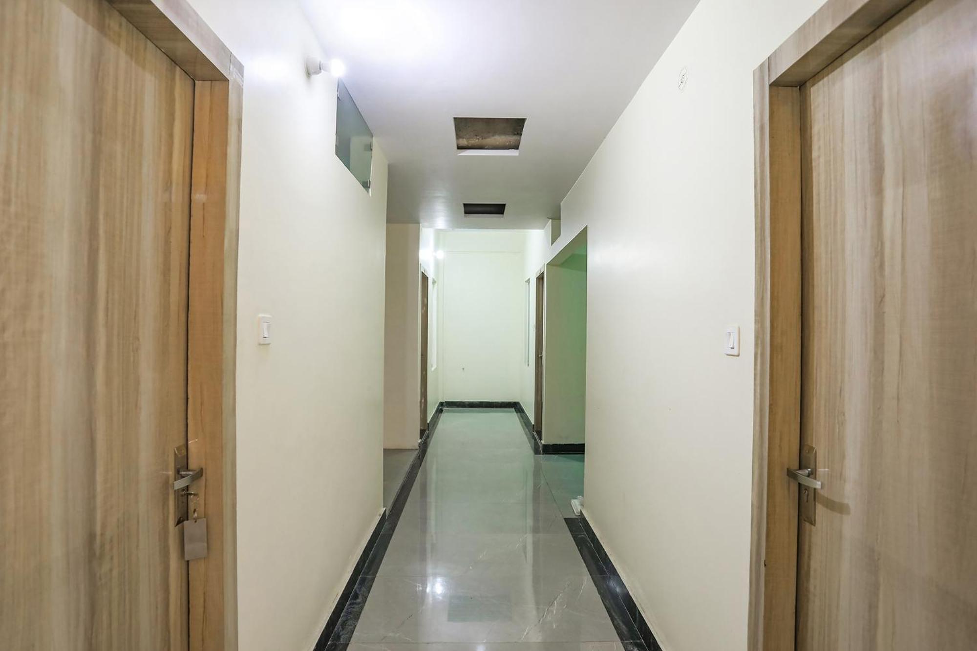 Fabhotel Sm Palace Chinhat Esterno foto