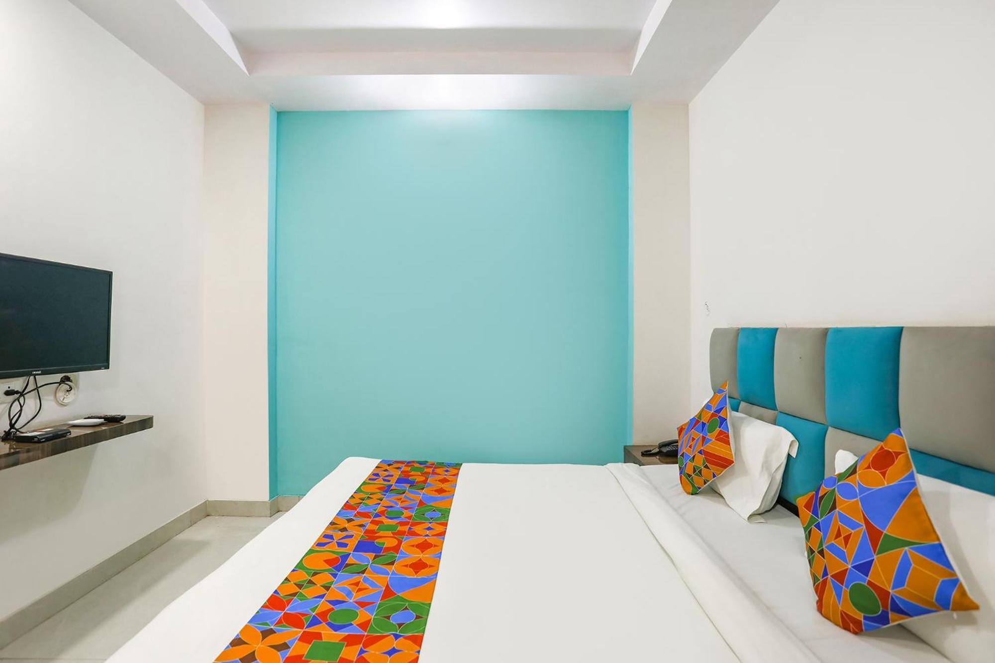 Fabhotel Sm Palace Chinhat Esterno foto