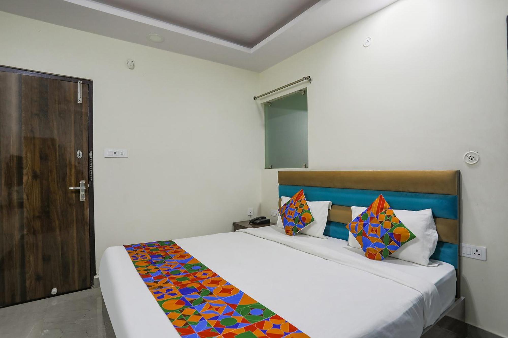 Fabhotel Sm Palace Chinhat Esterno foto