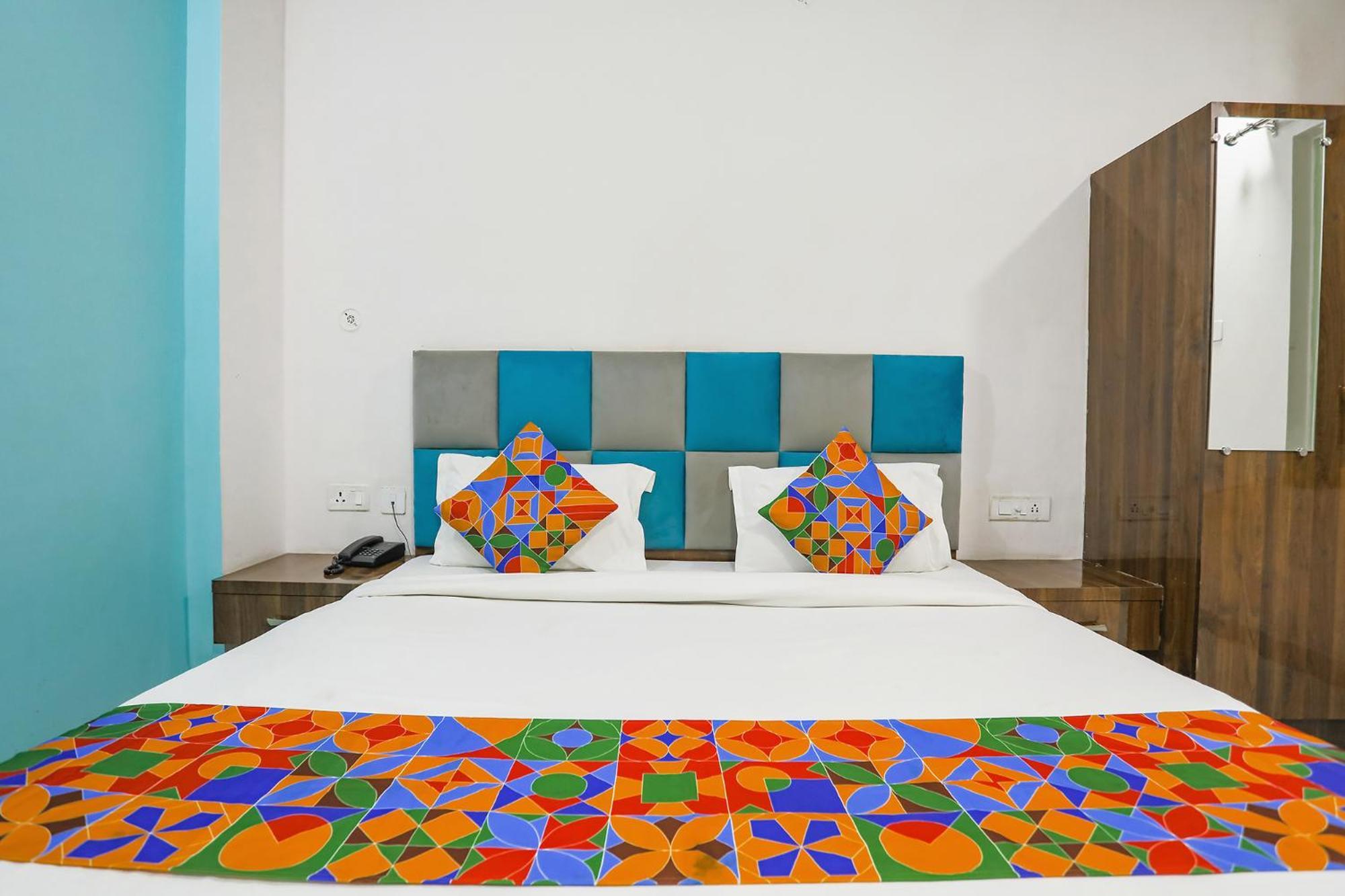 Fabhotel Sm Palace Chinhat Esterno foto