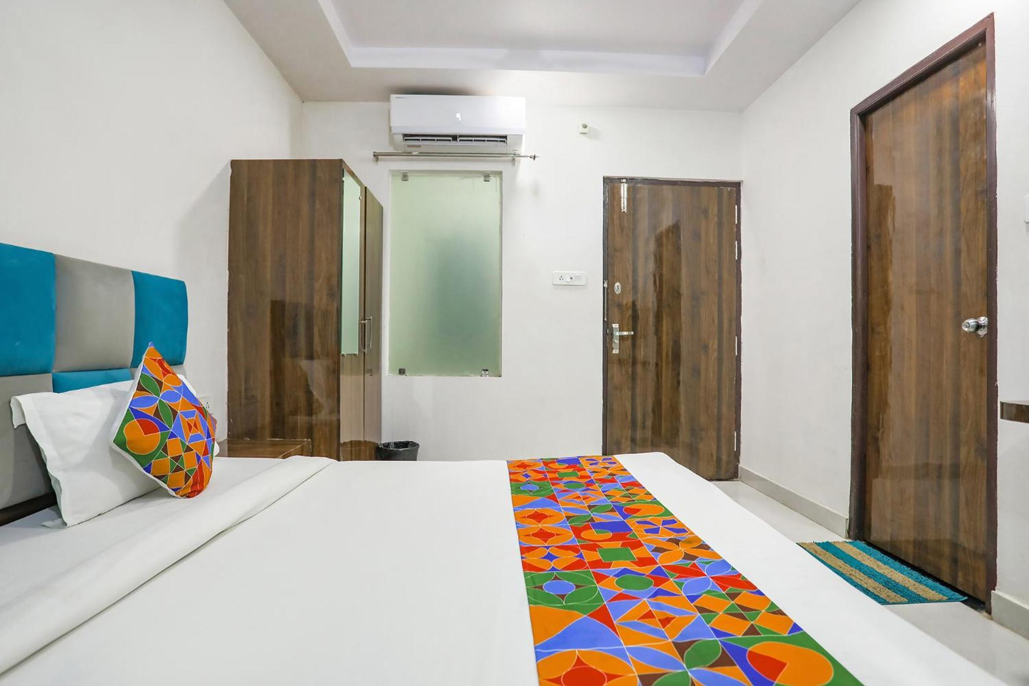 Fabhotel Sm Palace Chinhat Esterno foto